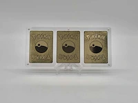 Metalen pokémon charizard kaarten in luxe acryl display - afbeelding 4 van  7