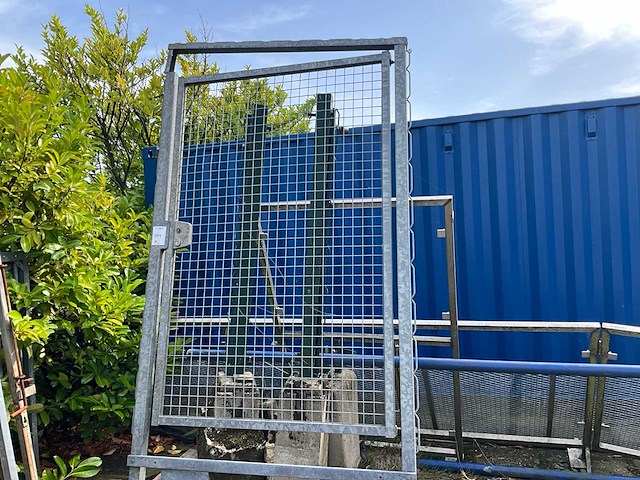 Metalen poort - afbeelding 1 van  5