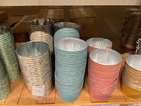 Metalen potten, schalen - afbeelding 4 van  31