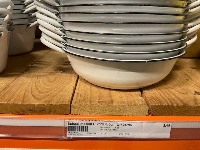 Metalen potten, schalen - afbeelding 20 van  31