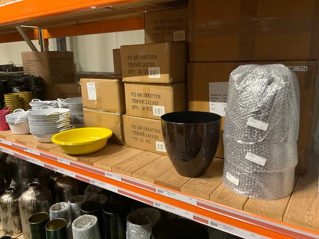 Metalen potten, schalen - afbeelding 26 van  31