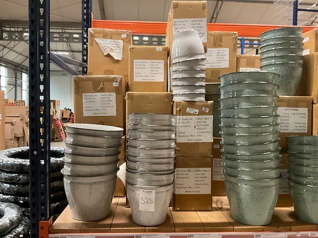 Metalen potten - afbeelding 16 van  18