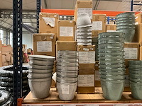 Metalen potten - afbeelding 16 van  18