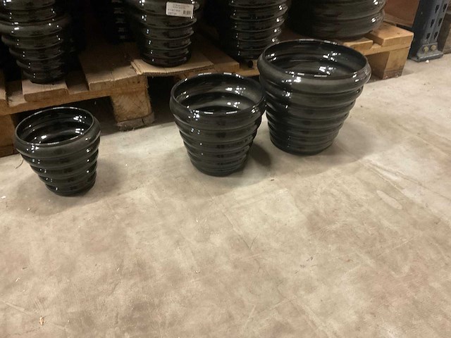 Metalen potten - afbeelding 9 van  10