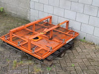 Metalen producten w.o. vangrailsen, spirobuis, zeer zware buis met lengte ca. 4m (1200 kg) en inpakklem. - afbeelding 4 van  4