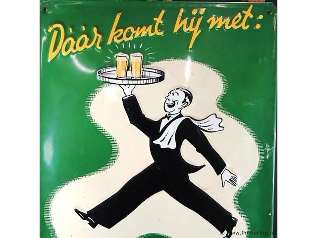 Metalen reclamebord van grolsch lentebok met een afbeelding van een dienblad dragende kelner en de tekst "daár komt hij met: grolsch lentebok" - afbeelding 4 van  5