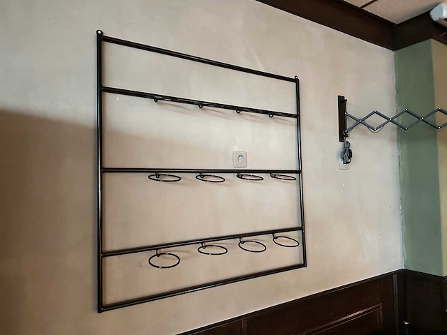 Metalen rek met ringen voor potten - afbeelding 1 van  3