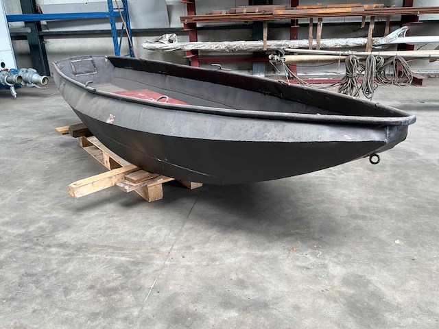Metalen roeiboot - afbeelding 2 van  3