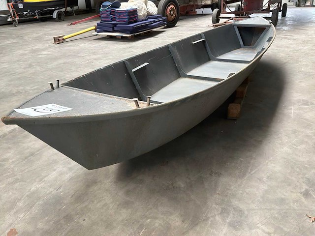 Metalen roeiboot - afbeelding 2 van  3