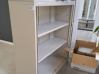 Metalen schuifdeurkast - afbeelding 1 van  3
