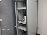Metalen serverkast - afbeelding 1 van  4