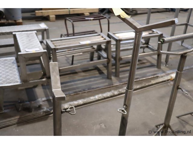 Metalen standaards/statieven - afbeelding 7 van  7