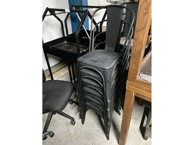 Metalen stapelstoelen (12x) - afbeelding 5 van  5
