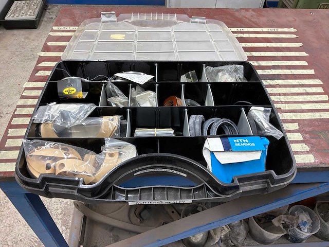 Metalen stelling met diverse assortimentsdozen automotive - afbeelding 7 van  9