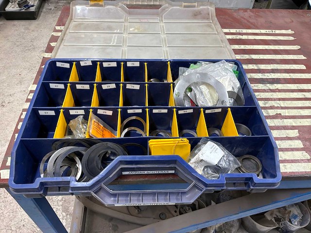 Metalen stelling met diverse assortimentsdozen automotive - afbeelding 9 van  9