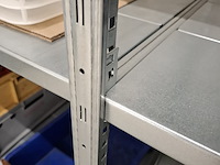 Metalen stelling met inhoud - afbeelding 4 van  11