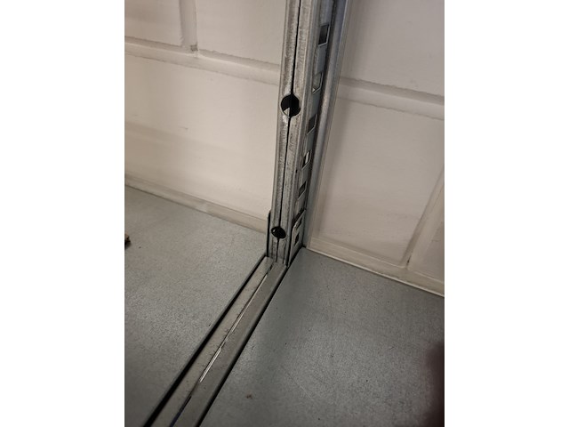 Metalen stelling met inhoud - afbeelding 5 van  11