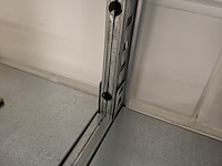 Metalen stelling met inhoud - afbeelding 5 van  11