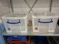 Metalen stelling met inhoud - afbeelding 7 van  11