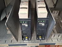 Metalen stelling met inhoud - afbeelding 23 van  26