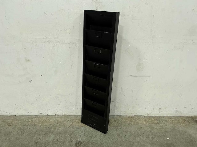 Metalen tijdschriftenrek - afbeelding 1 van  3