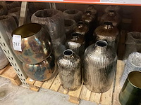 Metalen vazen, potten - afbeelding 5 van  25