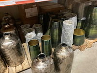 Metalen vazen, potten - afbeelding 9 van  25