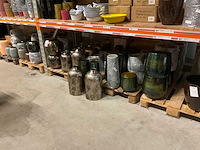 Metalen vazen, potten - afbeelding 12 van  25