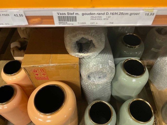 Metalen vazen, potten - afbeelding 22 van  25