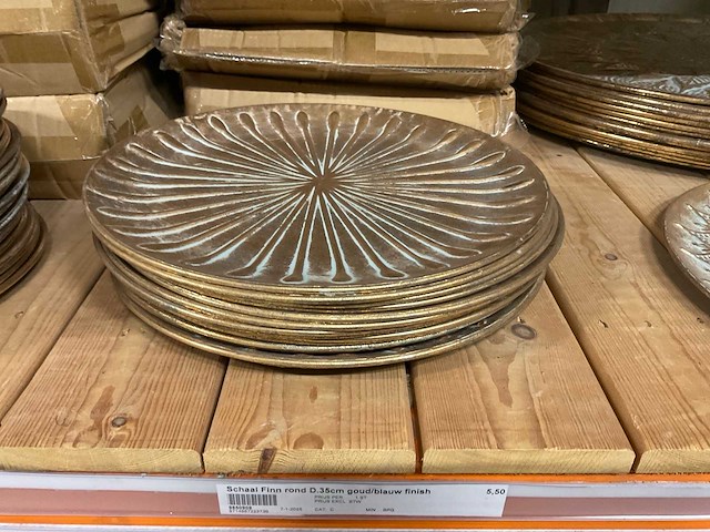 Metalen vazen, schalen - afbeelding 2 van  35