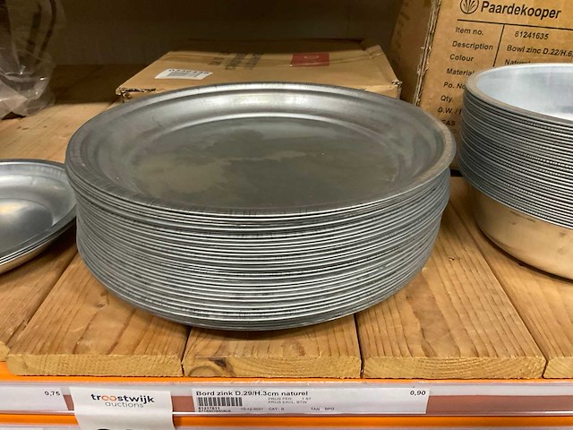 Metalen vazen, schalen - afbeelding 20 van  35