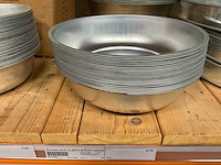 Metalen vazen, schalen - afbeelding 22 van  35