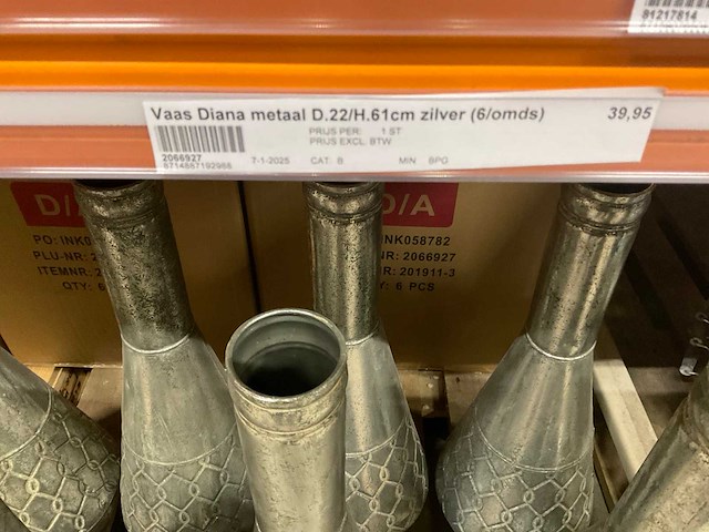 Metalen vazen, schalen - afbeelding 29 van  35