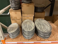 Metalen vazen, schalen - afbeelding 23 van  35