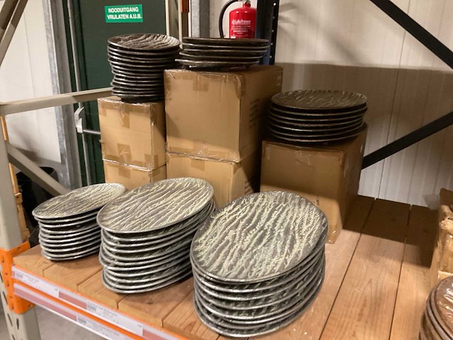 Metalen vazen, schalen - afbeelding 30 van  35