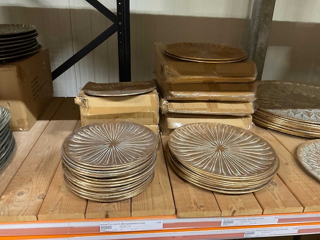 Metalen vazen, schalen - afbeelding 34 van  35