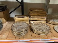 Metalen vazen, schalen - afbeelding 34 van  35