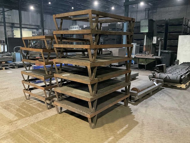 Metalen verhoging (7x) - afbeelding 1 van  6