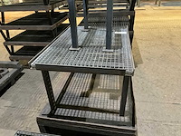 Metalen verhoging/tafel - afbeelding 12 van  13