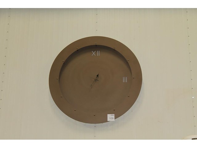 Metalen wandklok met doorsnede 98 cm. - afbeelding 1 van  1