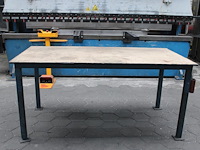 Metalen werk- / lastafel met afmeting 200 x 100 x 96 cm. bladdikte 14 mm. - afbeelding 1 van  3