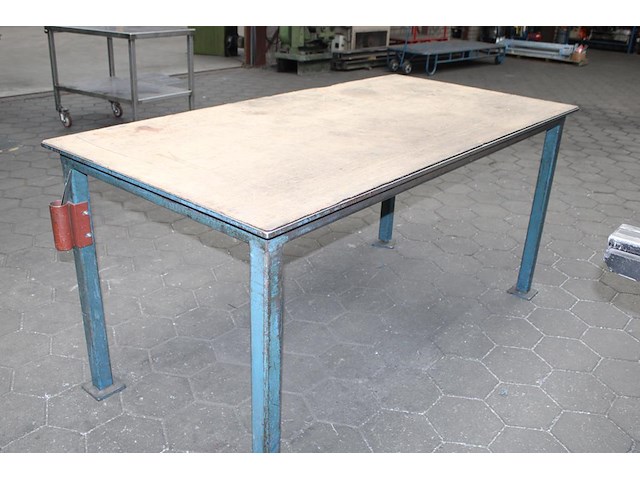 Metalen werk- / lastafel met afmeting 200 x 100 x 96 cm. bladdikte 14 mm. - afbeelding 3 van  3