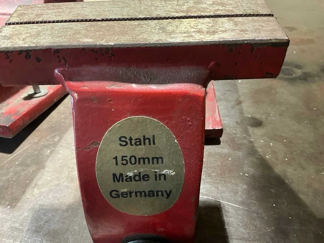 Metalen werkbank met 2 bankschroeven - afbeelding 4 van  8