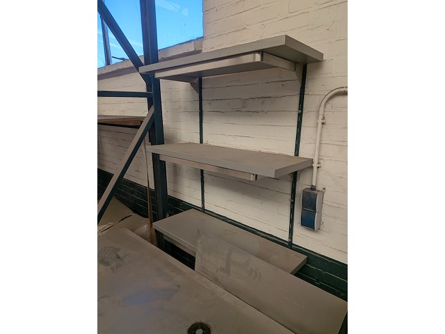 Metalen werkbank met 3x wandschap - afbeelding 4 van  5