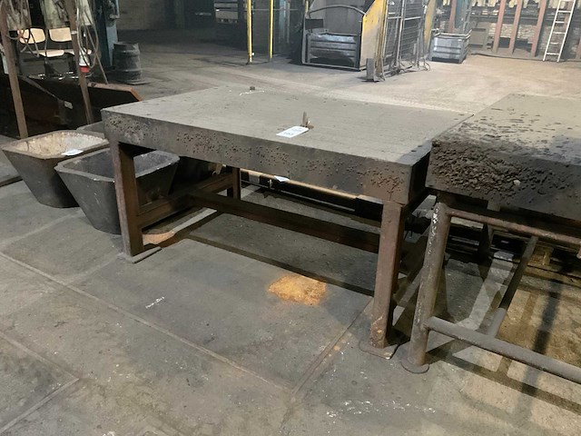 Metalen werkbank - afbeelding 2 van  5