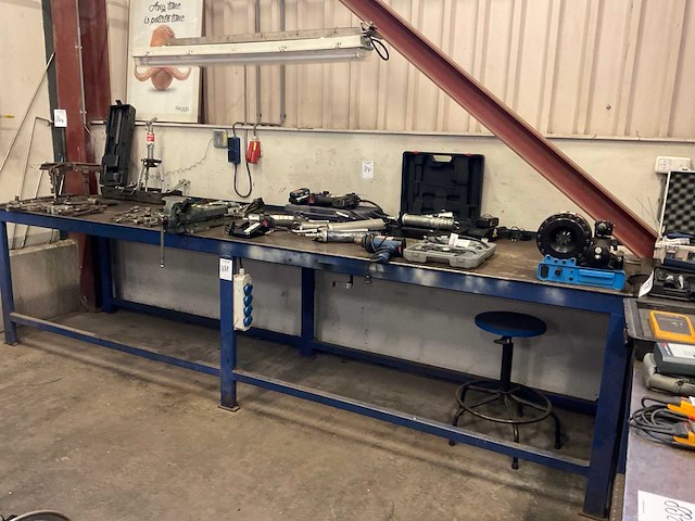 Metalen werktafel (2x) - afbeelding 1 van  5
