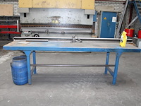 Metalen werktafel met afmeting 297 x 75 x 91 cm. - afbeelding 1 van  3