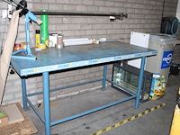 Metalen werktafel met bladafmeting 203 x 91 x 92 cm. - afbeelding 1 van  2