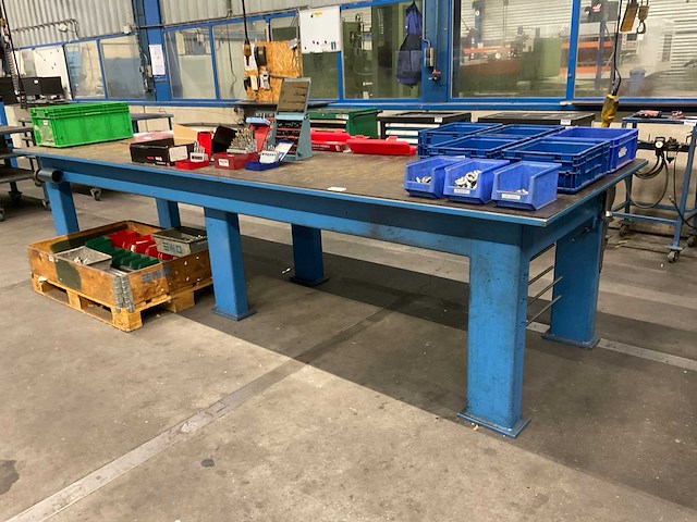 Metalen werktafel - afbeelding 1 van  4