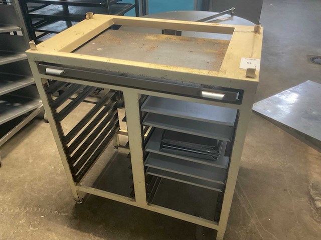 Metalen werktafel - afbeelding 1 van  6